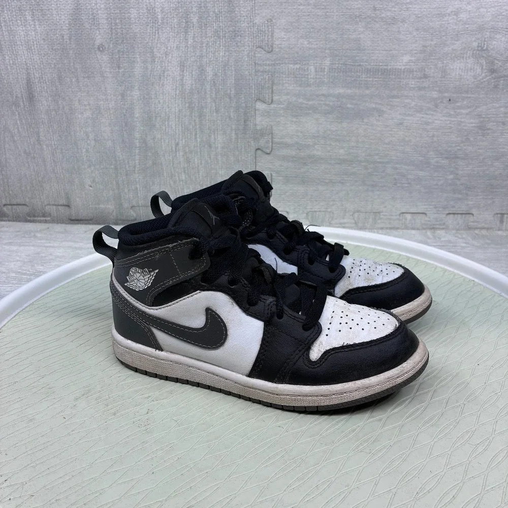 Nike Air Jordan 1 Mid Shoes Kids Size 13C Black White Gray Sneakers DQ8424-001